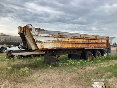 Neustar 35 ft Tri/A End Dump Trailer (Inoperable)