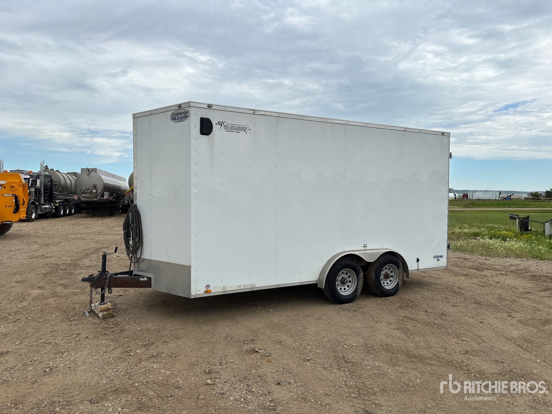 2018 Forest River V-Series 18 ft T/A Pressure Washer Enclosed Trailer