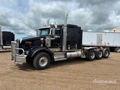 2014 Kenworth T800 8x6 Tri/A Sleeper Truck Tractor
