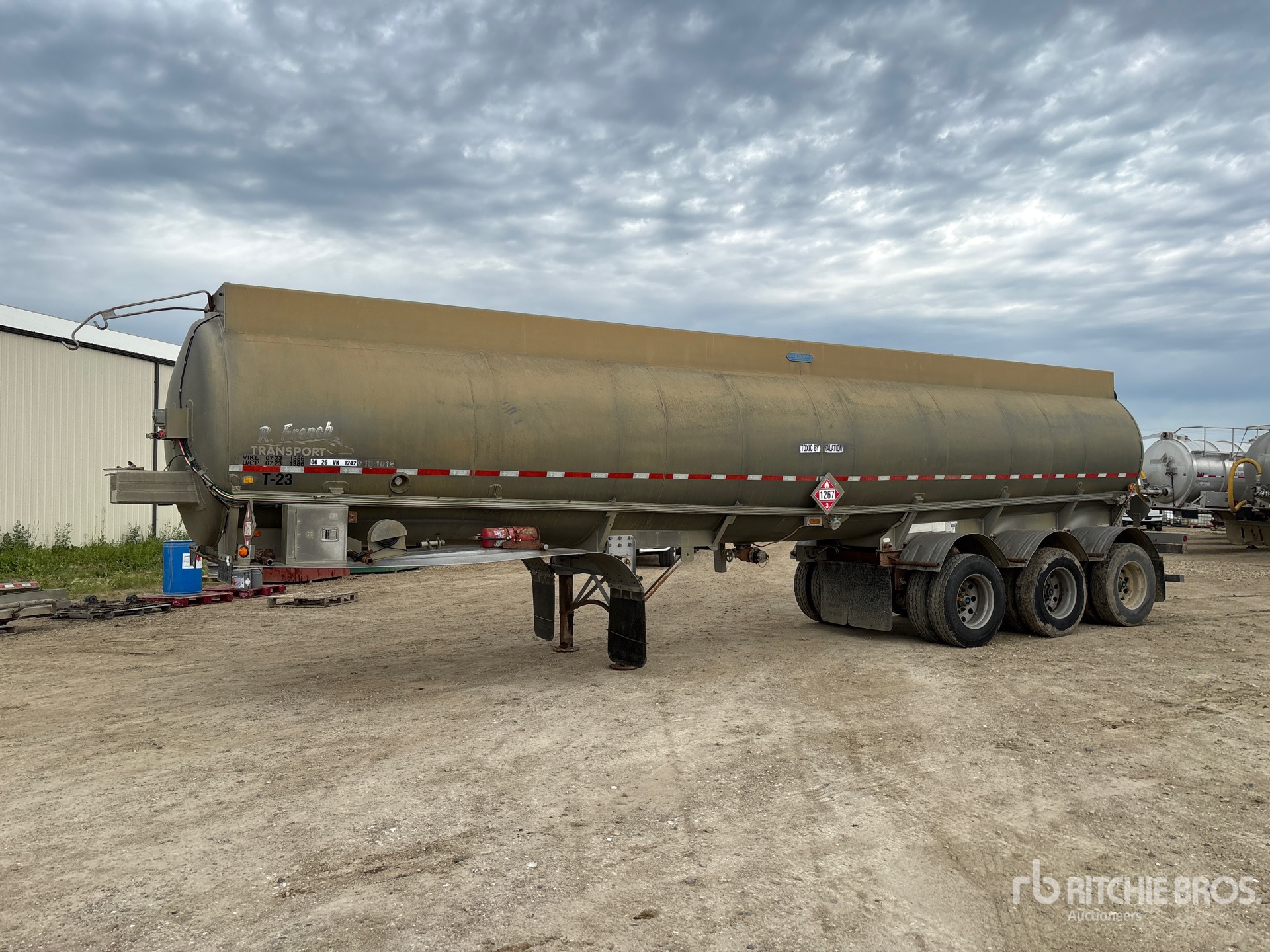 2011 Advance 37500 L Tri/A Tanker Trailer