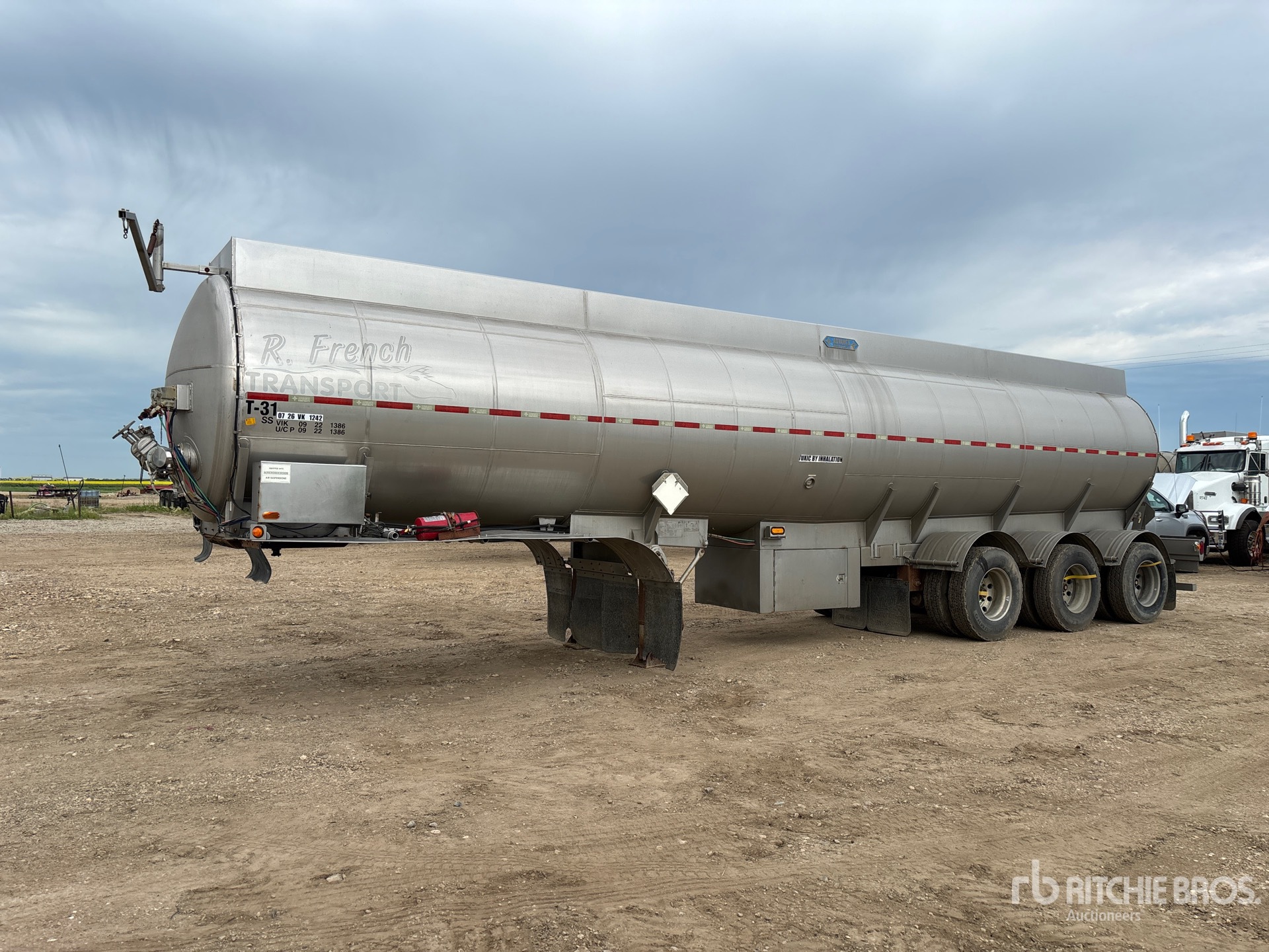 2012 Lazer Inox 37500 L Tri/A Tanker Trailer