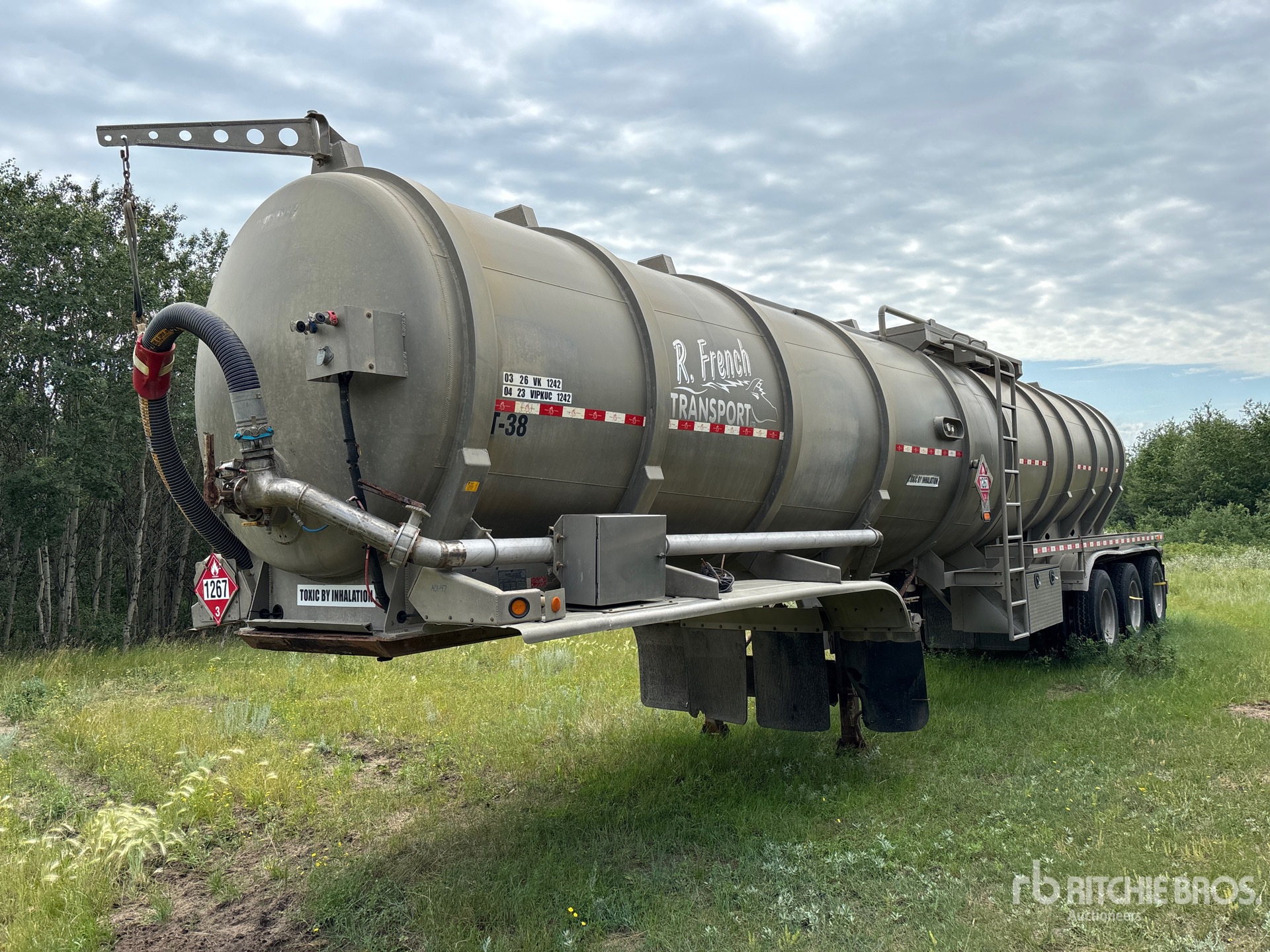 2013 Dragon 42000 L Tri/A Tanker Trailer