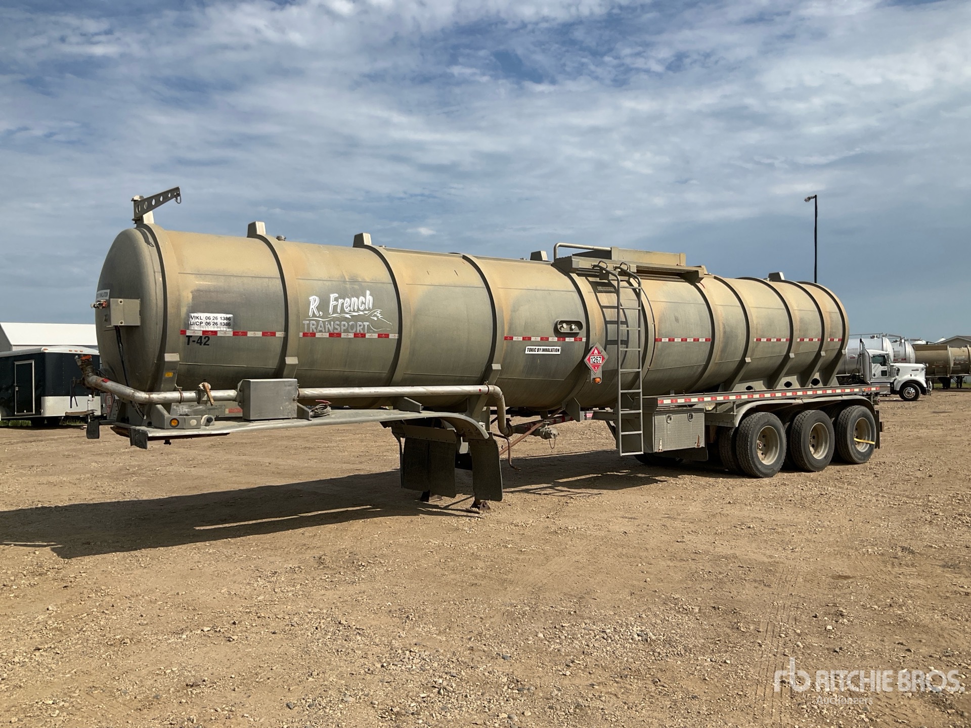 2013 Dragon 42000 L Tri/A Tanker Trailer