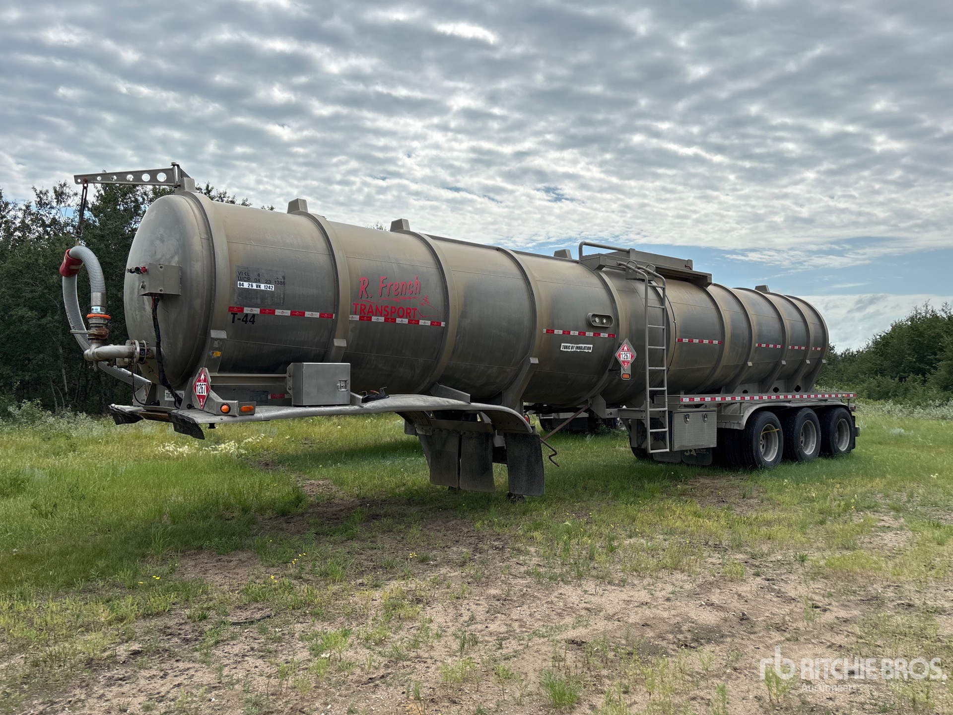 2013 Dragon 42000 L Tri/A Tanker Trailer