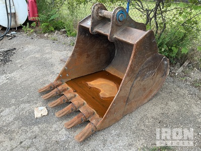 2014 Tag BUCKET 200 48 in Digging Excavator Bucket - Fits John Deere 245G