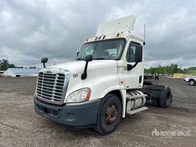 2011 Freightliner Cascadia 125 4x2 S/A Day Cab Truck Tractor