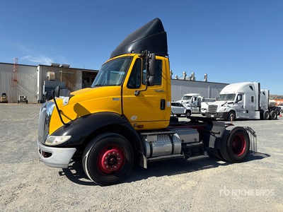 2013 International 8600 4x2 Cabeza Tractora Cabina Corta