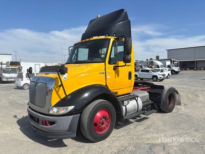 2013 International TranStar 8600 4x2 トラックトラクター(S/A)