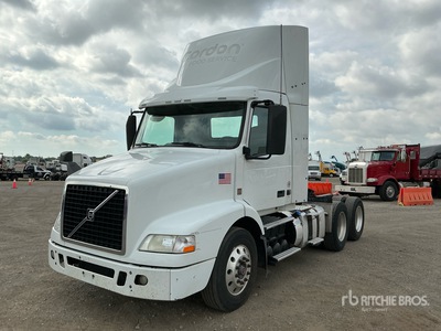2017 Volvo VNM 6x4 T/A Dagcabine Trekker