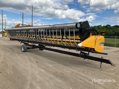 2014 New Holland 740CF-35 DD 35 ft Flex Combine Header