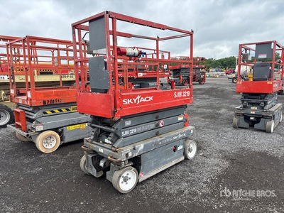 2013 Skyjack SJIII3219 Electric シザーリフト