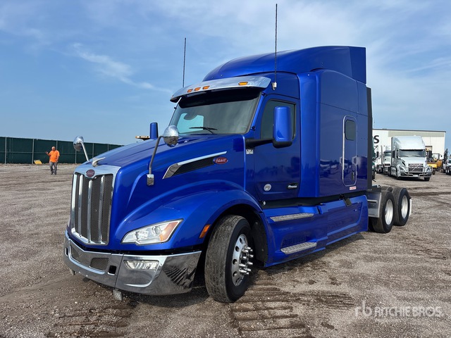 2022 Peterbilt 579 6x4 T/A Sleeper Truck Tractor