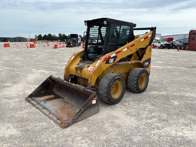 2011 Cat 252B3 Two-Speed Mini pala