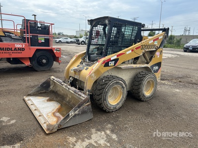 2011 Cat 252B3 Minicargadora