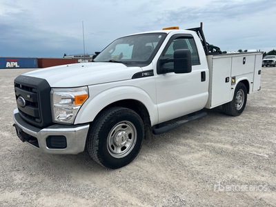 2015 Ford F-350 XL 4x2 Utility Truck