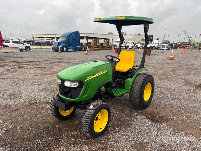 2006 John Deere 2520 4WD Utility Tractor