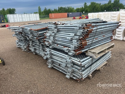 Quantity of 5 ft 9 in x 4 ft 4 in Chain Link Vallas