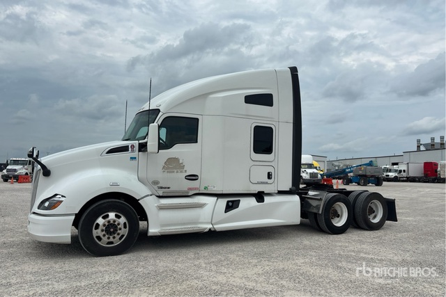 2019 Kenworth T680 6x4 T/A Sleeper Truck Tractor