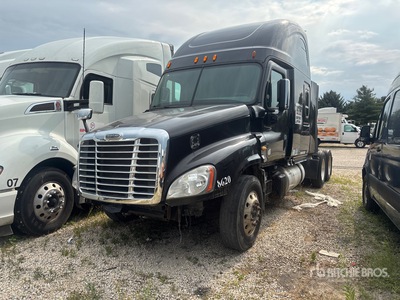 2015 Freightliner Cascadia 125 6x4 T/A Sleeper Truck Tractor (Inoperable)