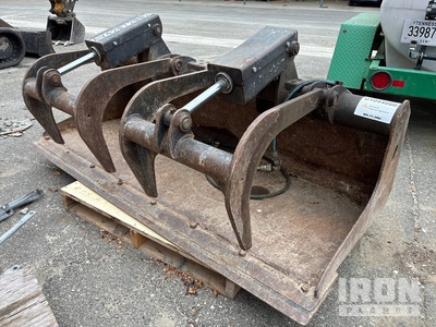 2013 Bobcat GRPL 74 INDL BKT 74 in Skid Steer Grapple Bucket