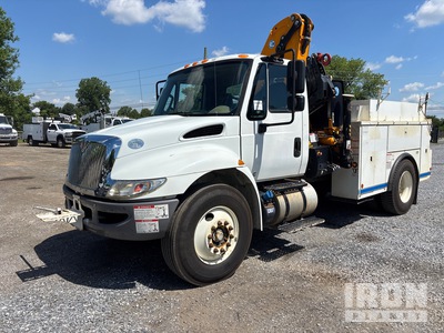 2018 EFFER 135 8075 lb Knuckle Boom on 2019 International 4300 4x2 Ciężarówka z wysięgnikiem