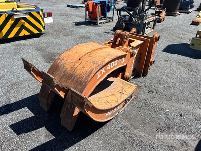 SEC 43 in Excavator Grapple