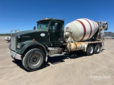 2005 Kenworth W900 8x4 Mixer Truck