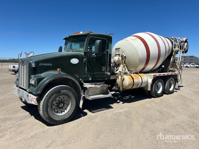 2005 Kenworth W900 8x4 Mixer Truck