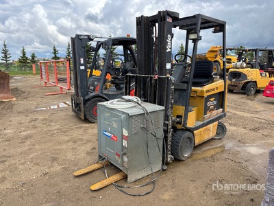 1997 Yale ERC040 3200 lb Montacargas Eléctrico
