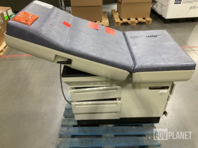 Midmark 404-007 Examination Table