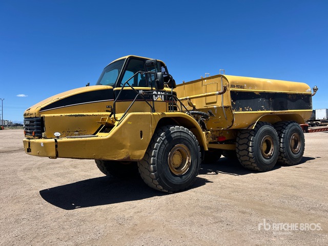 2003 Cat 740 6x6 Water Wagon
