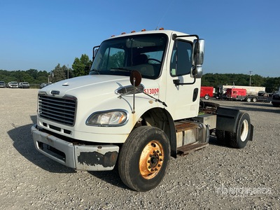 2014 Freightliner M2 106 4x2 Cabina per trattore stradale 2 assi