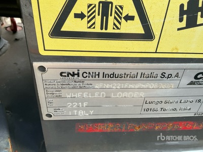 2023 Case 221F Chargeuse sur roues