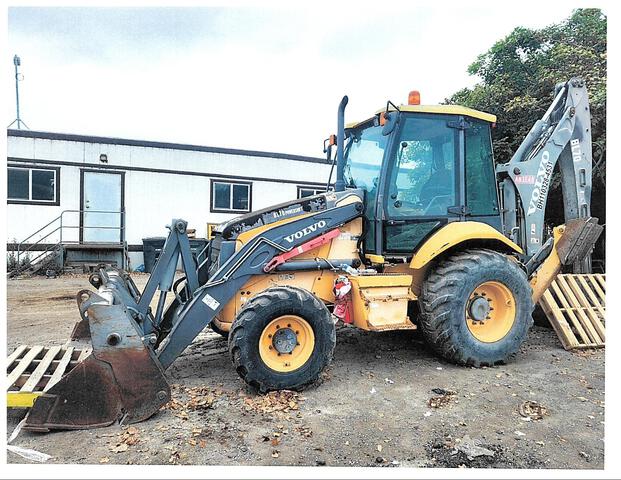 2011 Volvo BL70 4x4 Backhoe Loader
