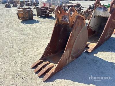 24 in Digging Excavator Bucket