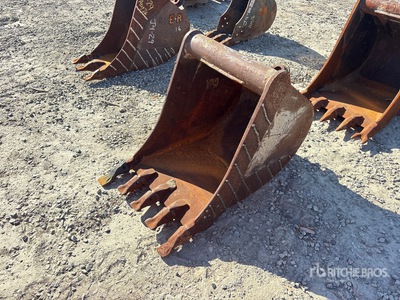 Cat 24 in Digging ローダーバックホー用バケット