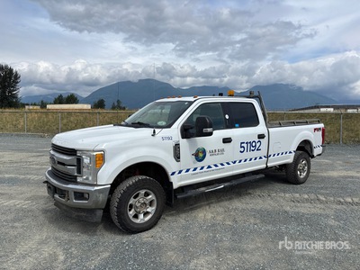 2017 Ford F-350 XLT 4x4 Crew Cab ピックアップ