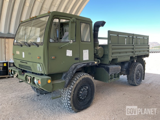 2001 Stewart & Stevenson M1078A1 LMTV 4x4 Cargo Truck