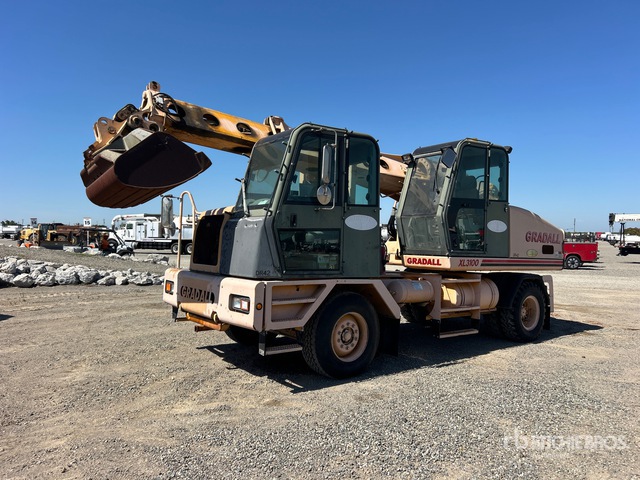 2002 Gradall XL3100 4x2 Highway Wheeled Excavator