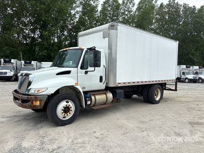 2018 International 4300 4x2 Gesloten vrachtwagen