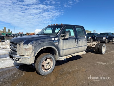 2010 Ford F-550 XL 4x4 Crew Cab Cabine en chassis