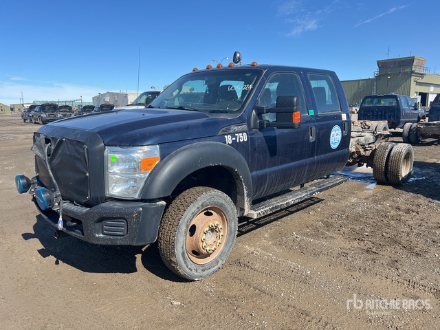 2014 Ford F-550 XL 4x4 Crew Cab Cab and Chassis