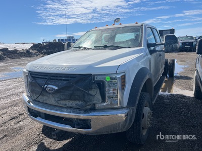 2019 Ford F-450 XL 4x4 Crew Cab Cabine en chassis
