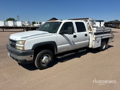 2007 Chevrolet 4x2 Crew Cab Flatbed Truck