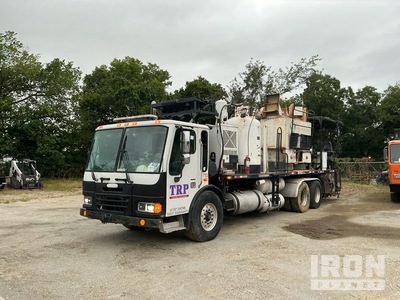 2004 Freightliner 6x4 Stripe truck Paint Striping Truck