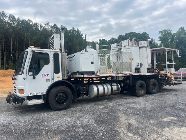 2006 Freightliner LC 068064 SB 6x4 Paint Striping Truck