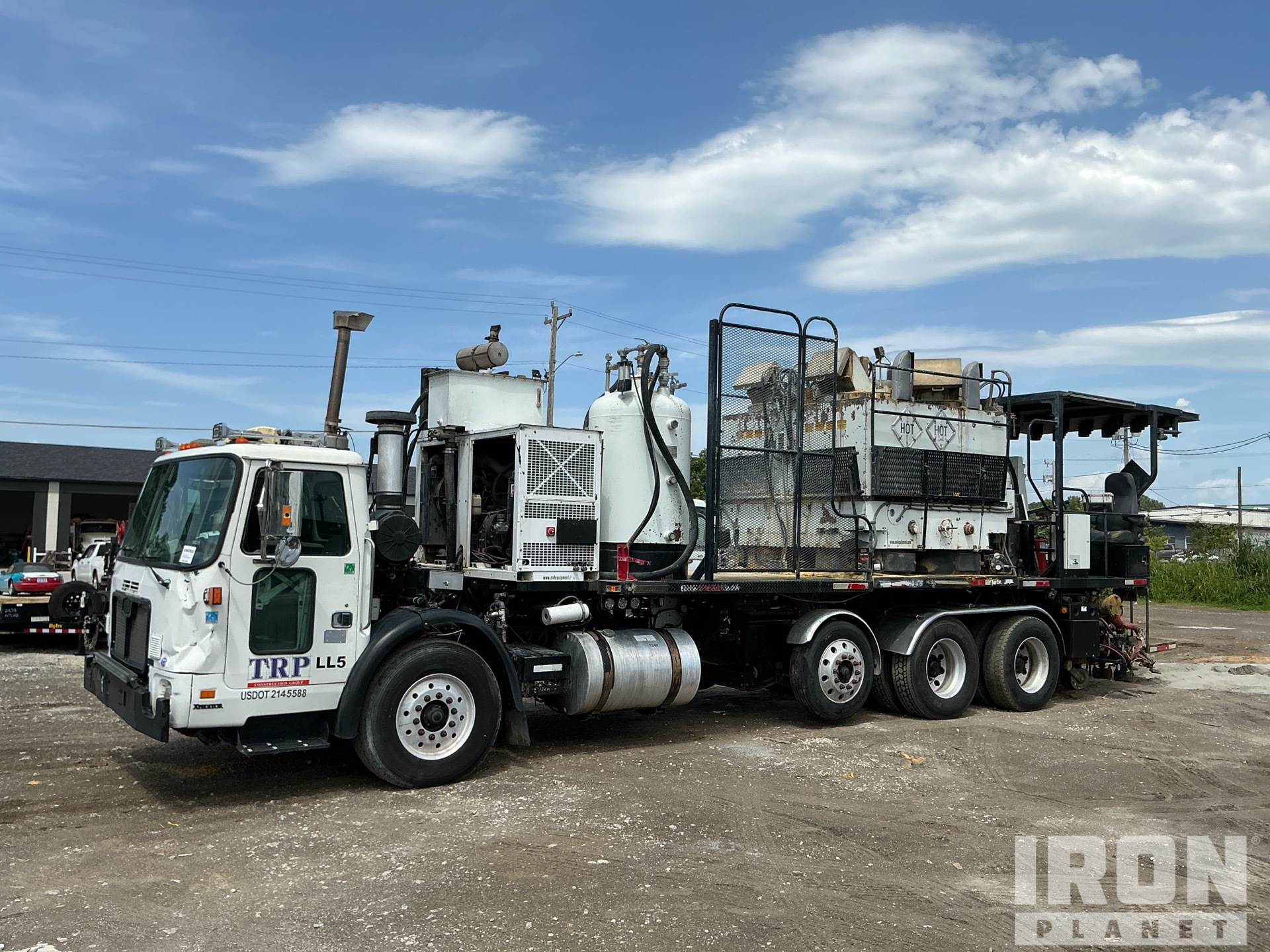2009 Autocar 8x4 Paint Striping Truck