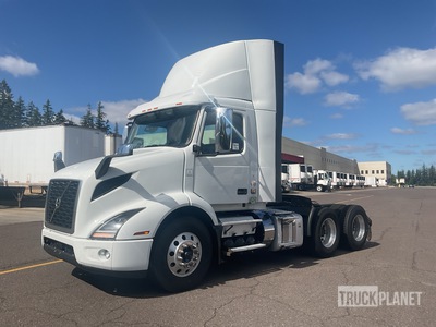 2020 Volvo VNR 6x4 T/A Day Cab Truck Tractor