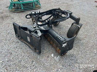Bobcat 72 in Râteau motorisé à direction compacte