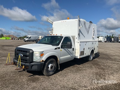 2011 Ford F-350 XL 4x2 Utility Truck